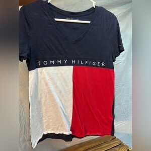 Women’s Tommy Hilfiger t-shirt